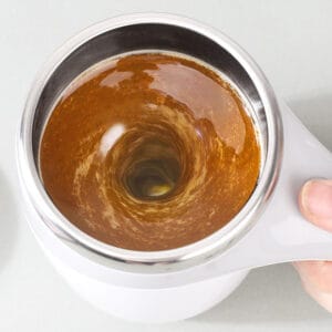 New 304 stainless steel lazy coffee stirring cup automatic stirring cup magnetic rotating electric milk cup manufacturer